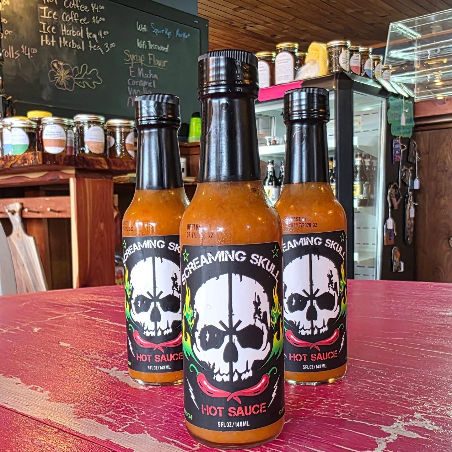 New colab: Find my Ghost Hunt Weekends Screaming Skull Hot Sauce at @squirkys_eatery in Red Boiling Springs, TN.
Grab a coffee, fresh pastries or fun cozy place for lunch/brunch.
#supportlocal #ghosthuntweekends