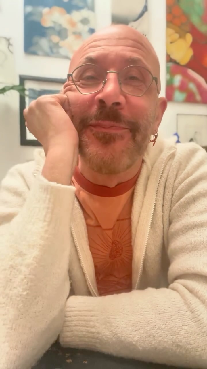 Domenica 22 marzo a Milano ci prendiamo qualche ora per stare dentro il gesto.
Acqua, colore, carta.
Un tavolo condiviso, il tempo che rallenta, il segno che trova spazio.
Due workshop di Saiboku · acquerelli giapponesi, puoi scegliere se partecipare a uno oppure vivere l’intera giornata.
🌿 Glicine
10.30 – 12.30
🐟 Carpa Koi
14.00 – 16.00
📍 Milano · Via Carlo Maderno, 4
👥 gruppo raccolto max 8 persone
💶 75€ a workshop
25€ all’iscrizione
saldo il giorno dell’incontro
🎨 materiali inclusi
Il workshop è aperto a tuttə.
Puoi riservare il tuo posto dal sito. Trovi i corsi al primo link in bio oppure scrivi un whatsapp al 3358015840
Se senti che è il momento di dedicarti questo spazio, ci vediamo domenica.
#sumie #zenpainting #pitturazen #sumi_ink #milanoarte