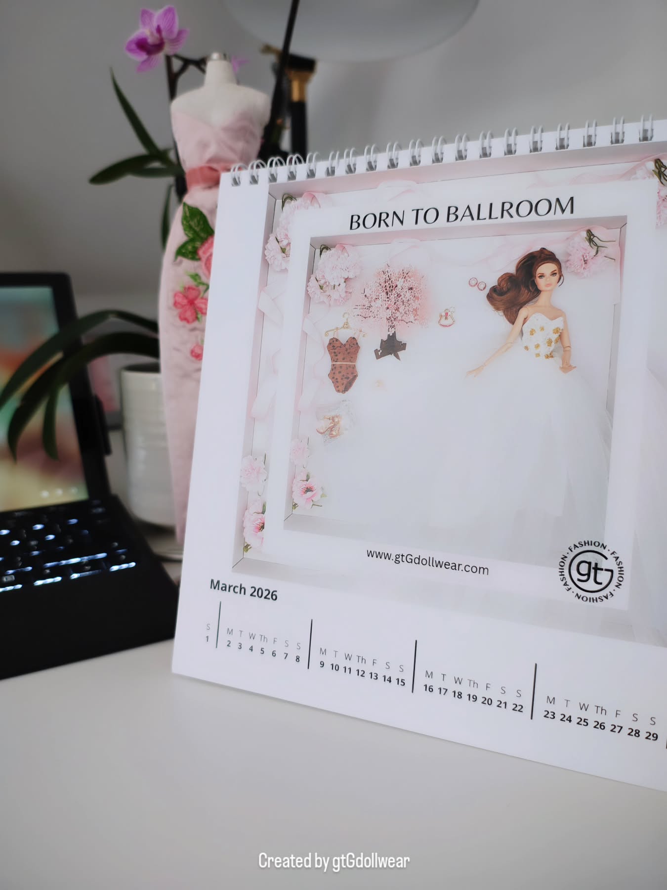 March showed up dressed like a cherry blossom bride… and honestly, I'm obsessed having this page on my desk.
Soft pinks, soft whites, soft vibes all month long.
#march #gtGdollwear #poppyparker #integritytoys #bridal