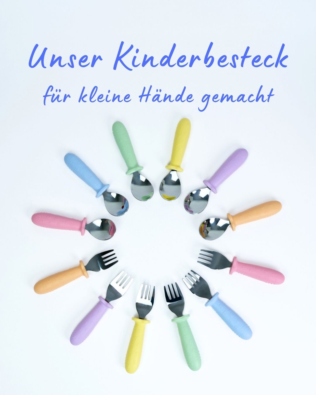 Wusstet ihr, dass wir auch passendes Besteck zu unserem Geschirr haben? 🤍
Unser Kinderbesteck wurde so entwickelt, dass kleine Hände es gut greifen und selbstständig halten können.
✨ Ergonomischer Griff aus LFGB-zertifiziertem Silikon
✨ Hochwertiger Edelstahl 18/8
✨ Laborgeprüft und vollständig schadstofffrei
✨ Abgerundete Gabelspitzen – sicher für kleine Kinderhände
✨ Für erste eigene Essversuche ab etwa 8 Monaten geeignet
Die feinen Linien und Zahlen auf dem Griff geben zusätzlichen Halt und fördern ganz nebenbei die motorische Entwicklung beim Greifen.
So macht selbstständiges Essenlernen noch mehr Freude. 🍒