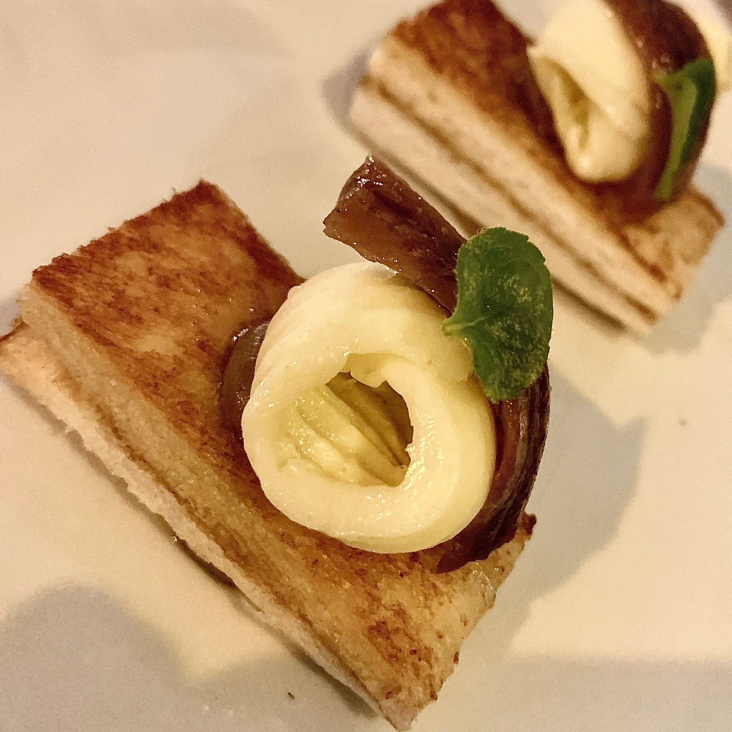 @casasgarraristorante ...an unmissable destination.
Run by three friendly brothers, they welcomed us with a real cuisine full of emotion. Awarded with 1 Michelin star for years now, it gave me a fantastic memory. Notes: huge portions, excellent selection of wines and a wonderful cheese trolley. Casa Sgarra
Lungomare Cristoforo Colombo, 114, 76125 Trani BT, Italy
#trani #casasgarra #sgarrabrothers #puglia #july23 @michelinguide #1michelinstar