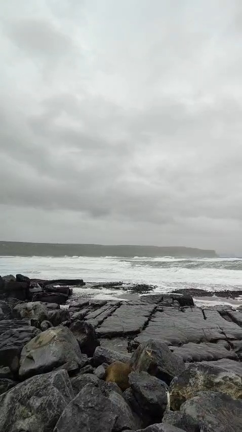Just one stop along the tour… but a view you’ll never forget 🇮🇪🌊