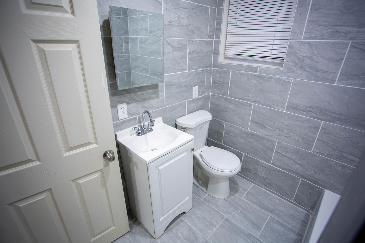 UNIT B - 2 BED 1 BATH APARTMENT FOR RENT LOCATED IN NORTHEAST PHILADELPHIA ๐
MORE INFO: https://nextdoormngt.appfolio.com/listings/detail/11683b5e-c931-4b79-8624-869034ba299d
#philadelphia #philly #philadelphiarealestate #phillyagent #phillyinvestors #philadelphiainvestor #realestate #realestateagent #realestateinvesting #realestatetips #phillyphilly #phillysupportphilly
#northeast #northeastphilly #westphilly #weatphiladelphia #southphilly #southphiladelphia #eagles #sixers #76ers #olney #mayfair #philadelphiaairport #northernliberties #northphilly #northphiladelphia #manayunk #fairmountpark #nextdoormanagement