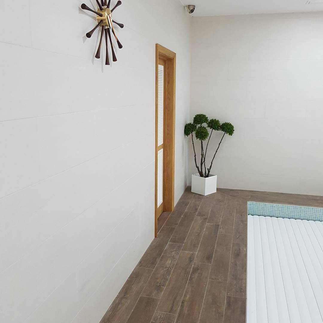 Complete refurbishment on pool and pool building. #pool #poolbuilding #refurb #refurbishment #tiles #howardshydrocare #nazeing #familyrunbusiness #pools #hottub #plants