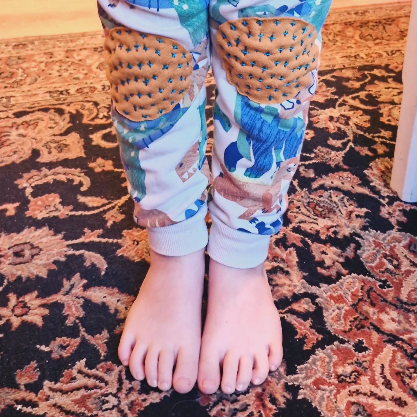 Visible mended kneepads on my son's sweatpants.
#visiblemending #mending #reusereducerecycle #repair #repareren