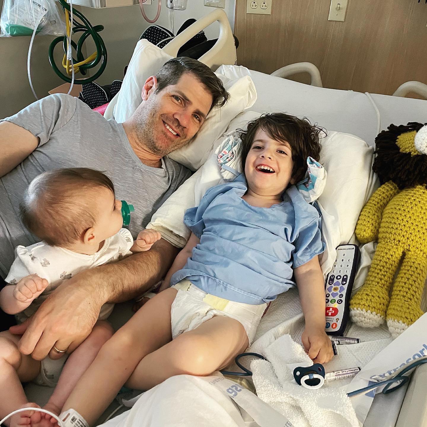 Less than 3 days ago, this brave boy was the second patient in the world receive a new gene therapy treatment for Canavan Disease...
Brain surgery and all- this is one happy Josh-a-ROAR! (His preferred name 😉) Thank you to the amazing medical team along with @paolaleoneinst and @lober_lab that made this all happen, and @daytonchildrens for taking such good care of us.
#curecanavanfund #savebennyandjosh #genetherapy #medicalmiracle