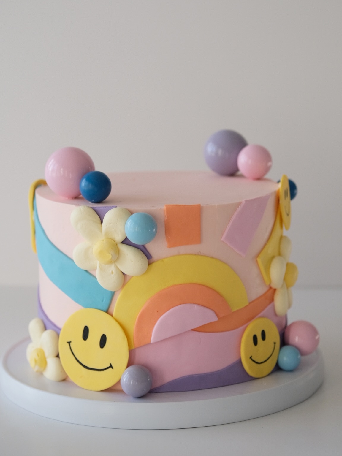 GROOVY 💃🏻
#80scake #daisycake #cake