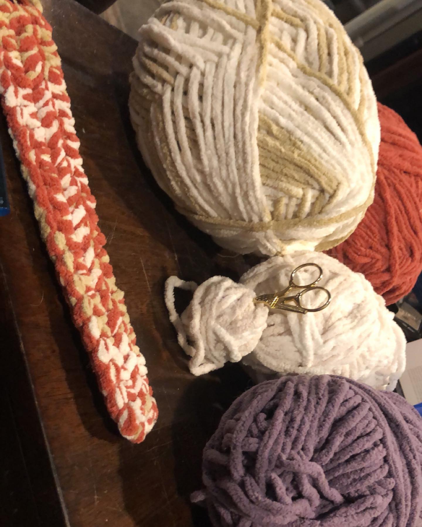 Falling in love with this order,
Custom cat bed 11.5x13”
Made by @sarahbrester
#catbed #catlife #fiberartist #fiberart #smallbusiness #bernatblanketyarn #spinritefactoryoutlet #custommade #handmade