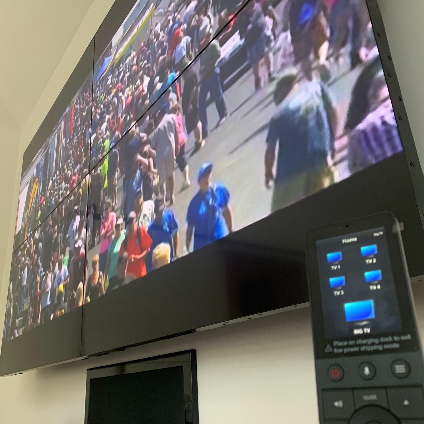 Ready for summertime home with the kids? Here's one way to keep them busy.
Custom Media Room Video Wall. Single Image for movies or multiplayer for video games.
#mediaroom #mancave #hometheater #crestron #playstation #videowall #monitoraudio