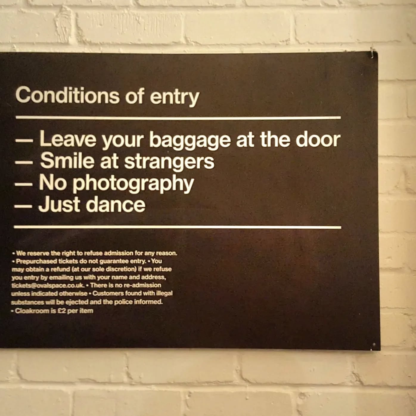 Words on the street as motivation for all the #LondonMarathon runners this weekend, but also for anyone with a goal pursuit!
🏃🏾♀️ Keep going.
🏃🏻♂️ Be consistent.
👨🦽 Ahead is the only option.
🏃🏼♀️ Get rid of what you don't need.
👟 Nothing is impossible.
🤸🏻♀️ Dance your way through it.
🏃🏼♂️ You've got this.
🏁Think of that finish line.
🏃🏼 Be only in the present.
👨🦯 The end is near
👩🏽🦽 Trust in the work you've already done
🏃🏿♀️ Smile.
Jealous and also glad to not be running this year. But got all the feels for you all. Go smash it! 🫶✌️💪🙌
*this is basically a copy of last year's post, and I'll do the same yearly! 🤣