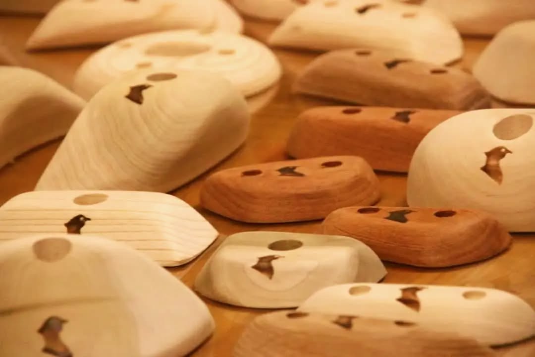 Another set of mixed holds coming out of the workshop as the board building season hots up. This set includes a bunch of little oak footholds which will be super durable👌
#climbharder #trainhard #boulderinguk #climbing #homeboard #boardsession #trainingforbouldering #klettern #bloc #gritstone #gritseason