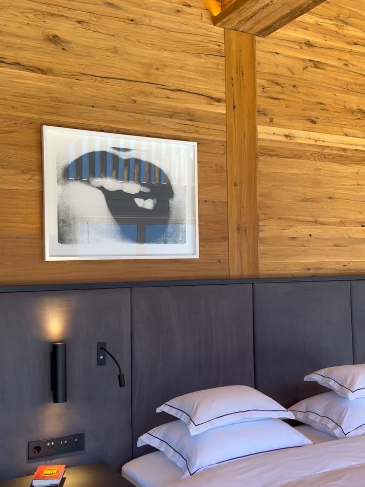 Social content for The Arula Chalets. Two award-winning, luxury chalets in the heart of Lech with absolutely stunning interiors.
#luxuryhospitality #luxurychalet #socialmediacontent #contentcreation #socialmediaforhotels