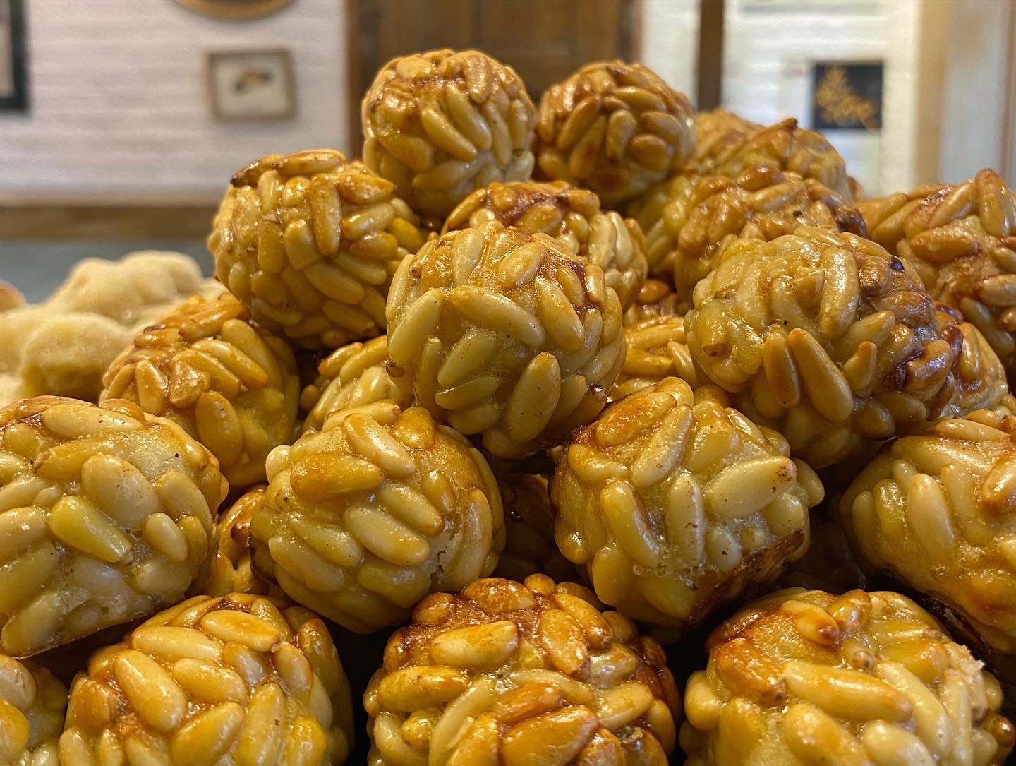 Contents de formar part de la ruta dels millors panellets de pinyons de Barcelona! 🙌🏻🤗 #panellets #fornartesà #fornsantjosep #panàtics