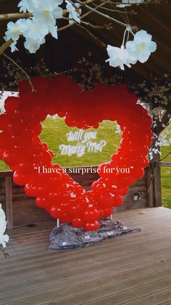 🎉Do you have a celebration coming up?
🎉A special occasion?
🎉A secret surprise?
Contact Dancing In The Balloon Light and let us enhance the magic 💫🎈
👉dancingballoon@outlook.com