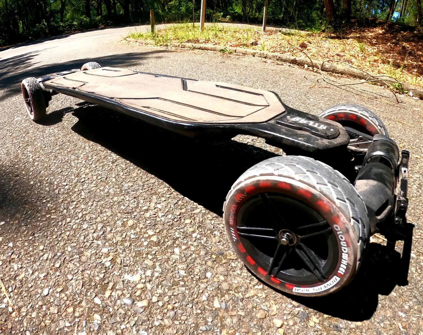 Nouvelles roues
➡️ CloudWheels 165mm ROVER
.
Des roues sans chambres à air, fini les crevaisons, ca accroche moins c'est un peu plus dur mais ca passe partout...
Un compromis intéressant entre urethane et pneumatiques.
.
@icloudwheel @exwayboard6 @exwayeurope
#esk8 #esk8fr #technologie #exway #exwayboard #exwayatlas #exwayfranceriders #4wd #electriqueskateboard