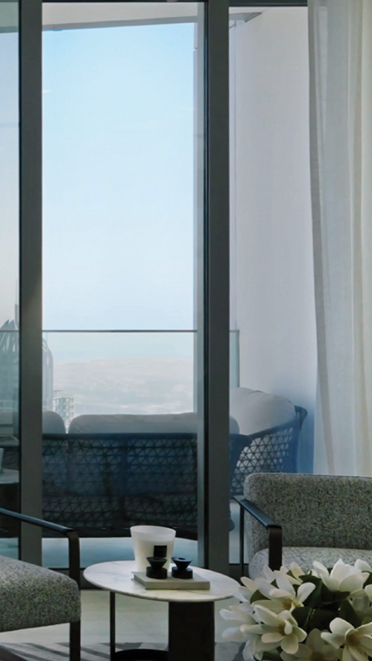 Metal accents, lush greens, and endless views above Dubai Marina.
Videography: @charlysimonphoto
Developer: @livdevelopers