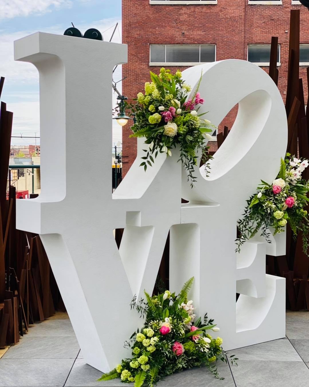 SPRING BLOOMS | This show stopping piece was perfect for this spring engagement party last night! #love #springblooms #blissevents #engagementparty #hyattindy #pivotbar