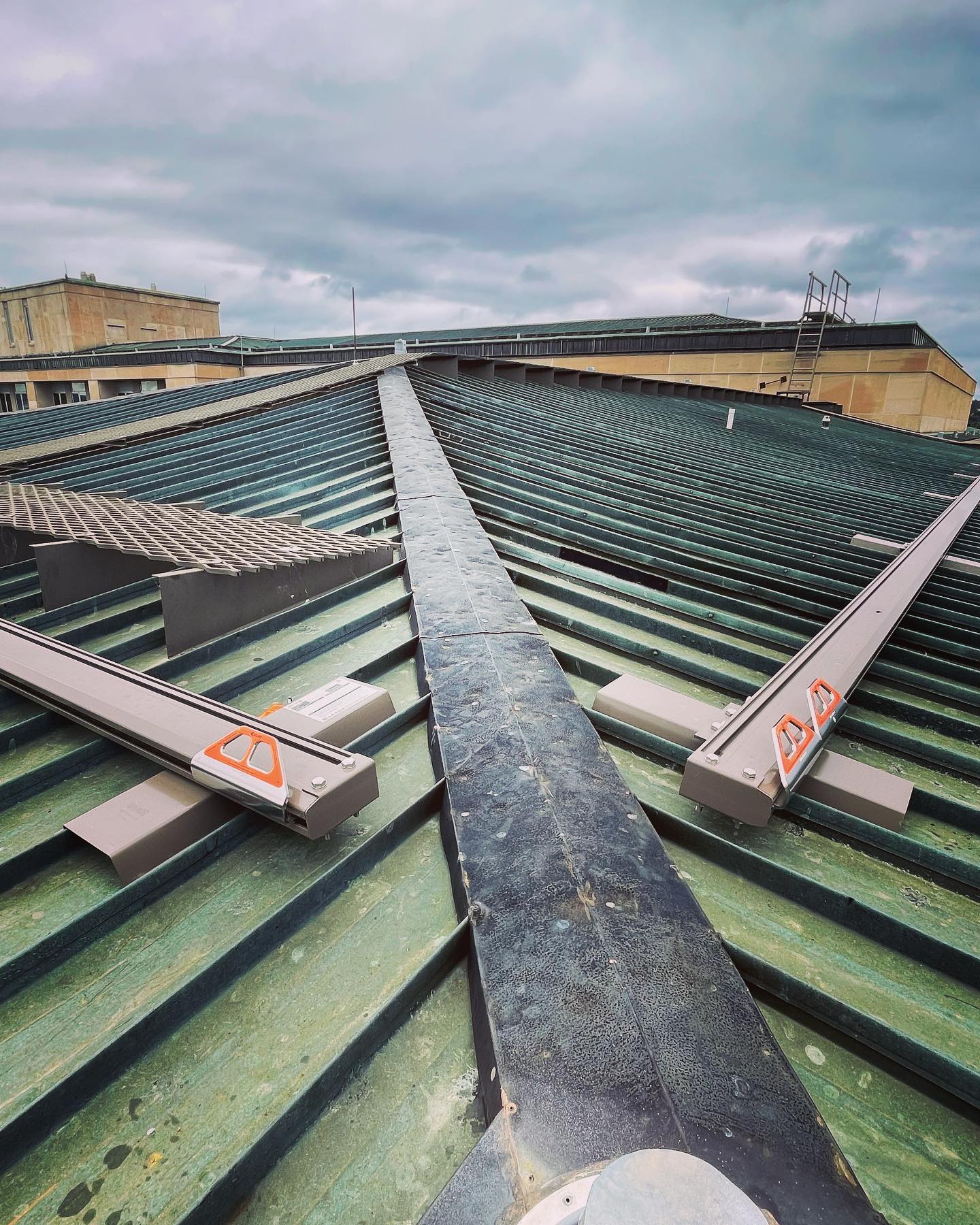 Can’t wait for our team of abseil technicians to get on these #sayfasystems #raptorrailsayfa #abseilrail We have just finished installing this brand new custom powder coated raptor rail system on one of Canberra’s most iconic buildings. Over 650 metres of this great system has been installed to be able to future proof the entire facade access system and fall arrest roof system. If your access system needs an update, call Rope Access Engineering for a tailor made solution to suit any requirement #buildingmaintenance #windowcleaning #roofsafety #heightsafetysystem #abseil #workingatheights #facilitymanagement #buildingmanagement #wearecbr #keepingcanberraclean #ropeaccessengineering