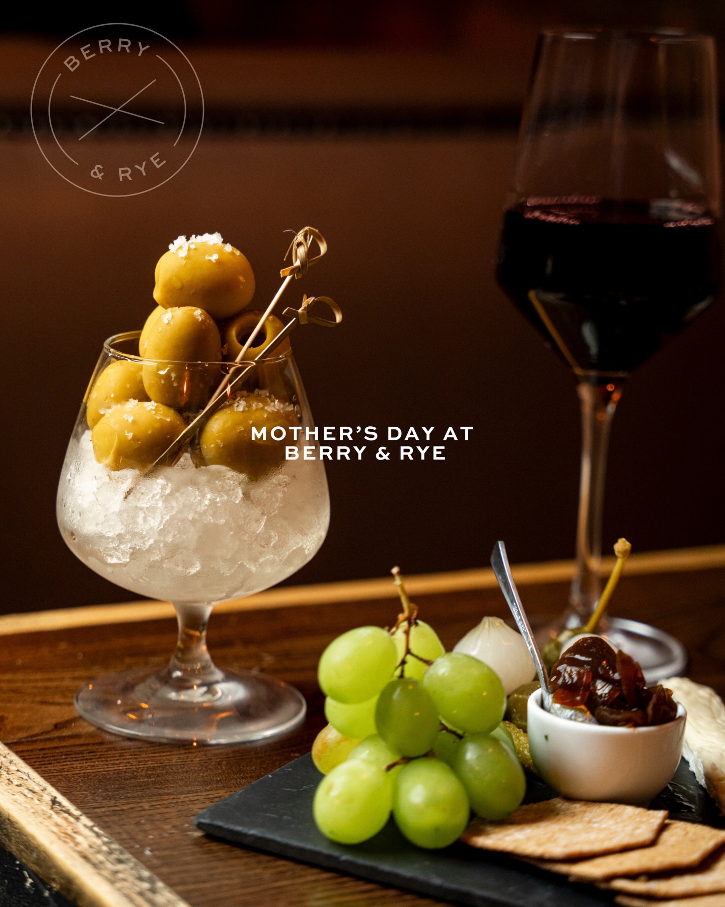 Mother’s Day deserves something a little special ....
.... a bottle of her favourite wine, a cheeseboard filled with your favourite flavours, a big bowl of @perellofoods olives and a few hours with your favourite person.
Book your tables for Mother's Day weekend via link in bio 👆🏻
#berryandrye #mothersdayliverpool #liverpoolbars #wineandcheese #speakeasy