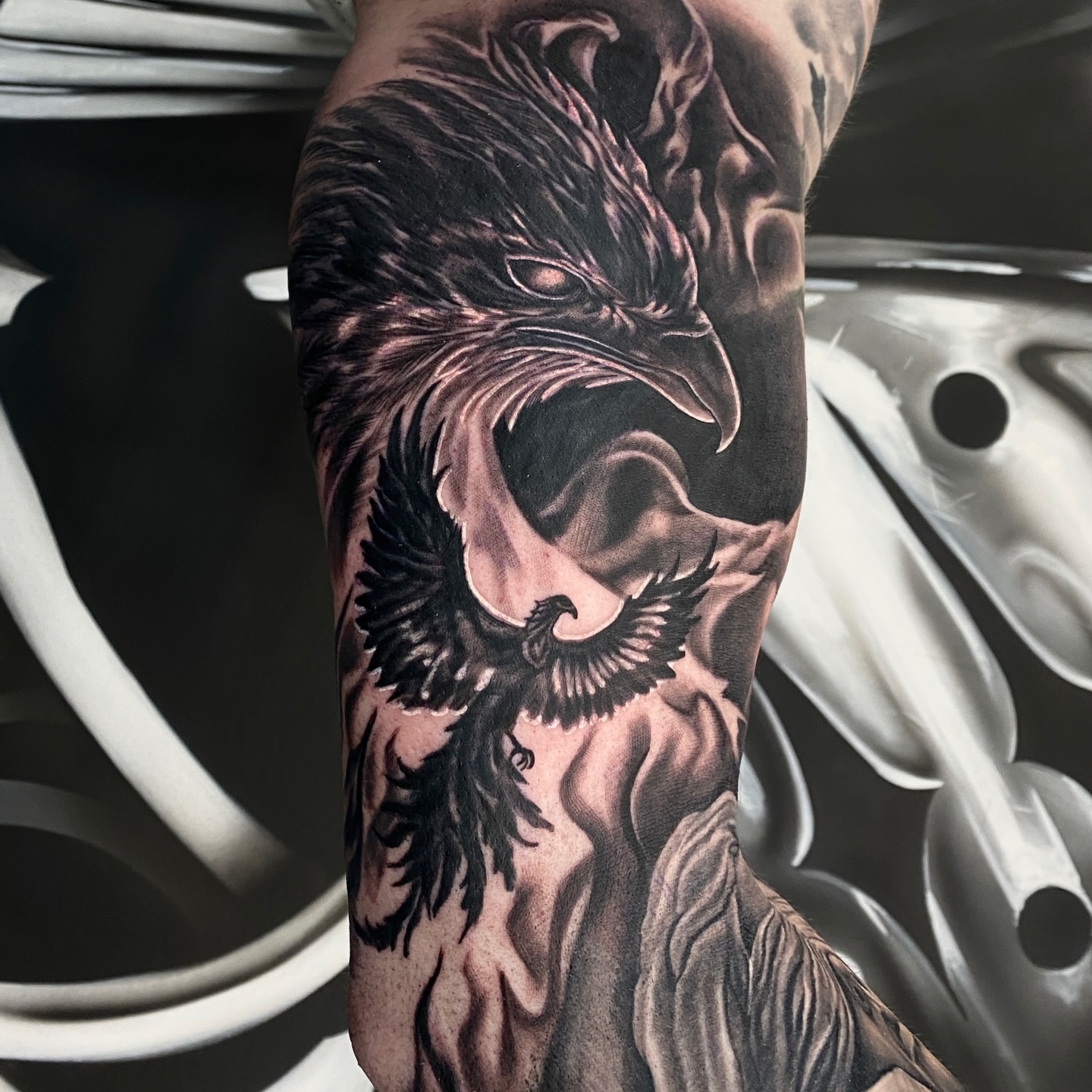 Phoenix for Ashton! I usually turn down Phoenix tattoos because they aren't real so finding/making a good image is real tough! And even if you find some images that might work, good luck convincing viewers that this thing is on fire without using any color... So here it is, my spin on a black and grey realistic Phoenix!
.
.
Thanks for looking!
.
.
#phoenixtattoo #phoenixtattoos #phoenixtattooartist #birdtattoo #blackandgreyrealism