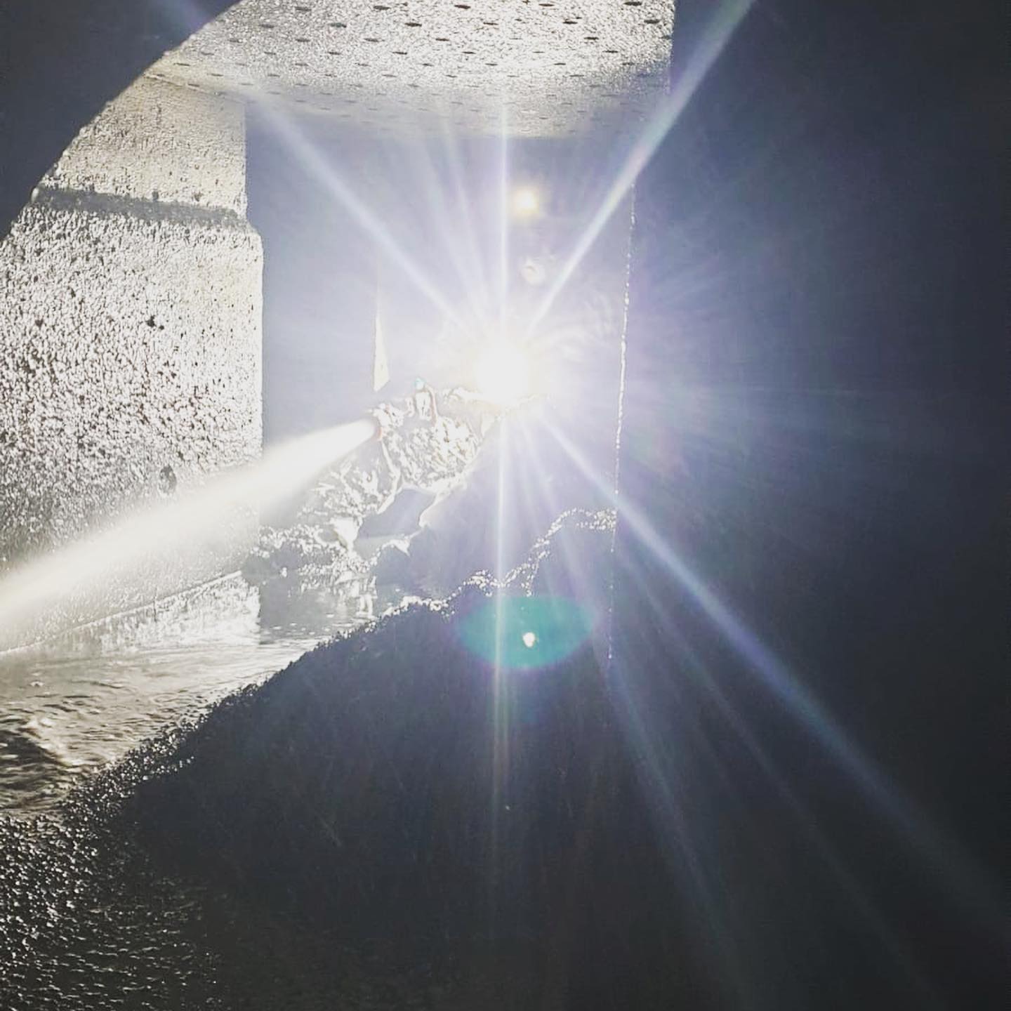 Après vidange du bio filtre, nettoyage du sous-plancher, près de Chamonix-Mont-Blanc
#radier #implication #epuration