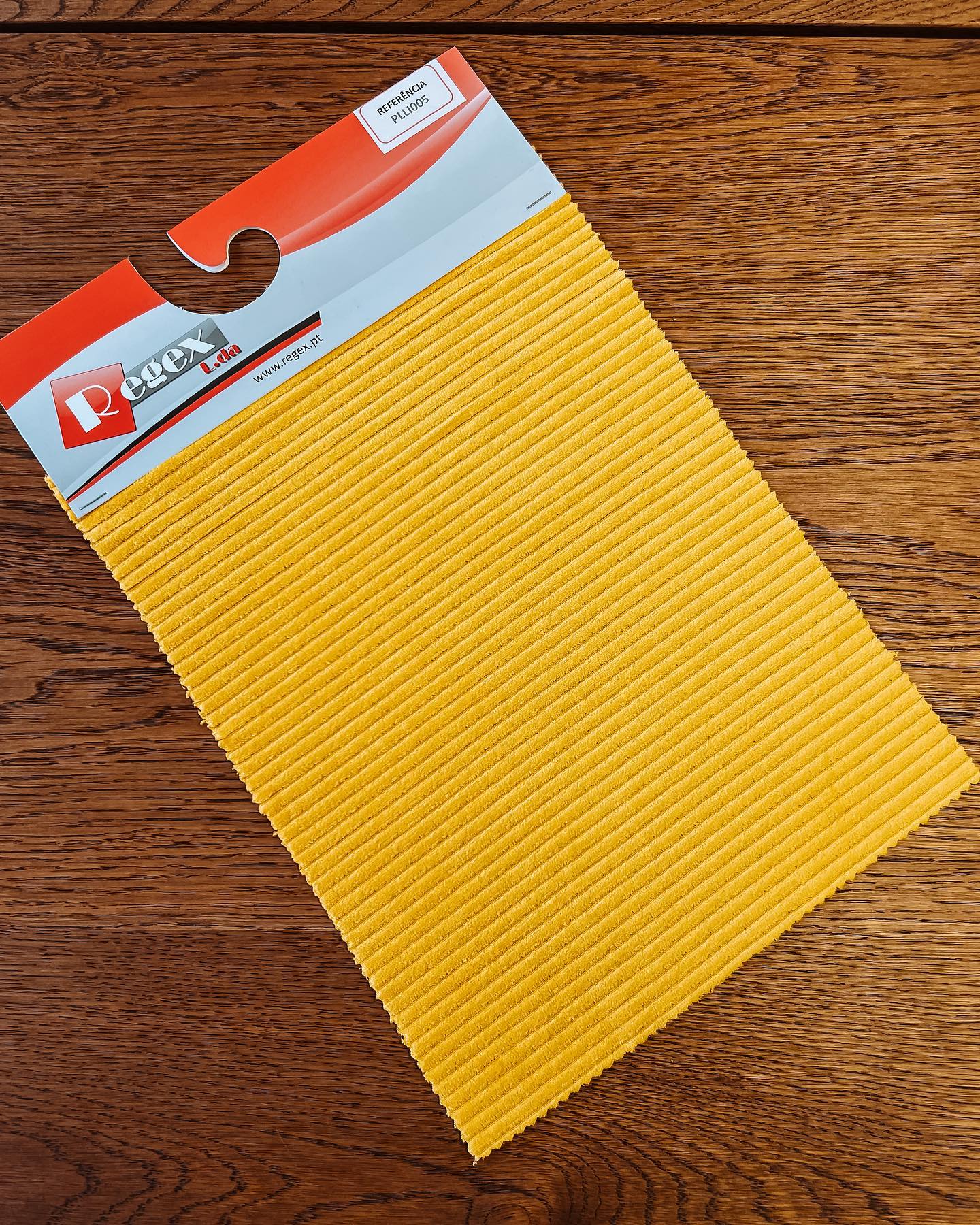 ✨New Fabric ✨
Ref.: PLLI005
Ribbed Velvet
62% Cotton
35% Polyester
3% Spandex
230 Grm | 186 Cm
#newfabric #velvet #veludo #veludoamarelo #yellowfabric #fabricstore #malhas