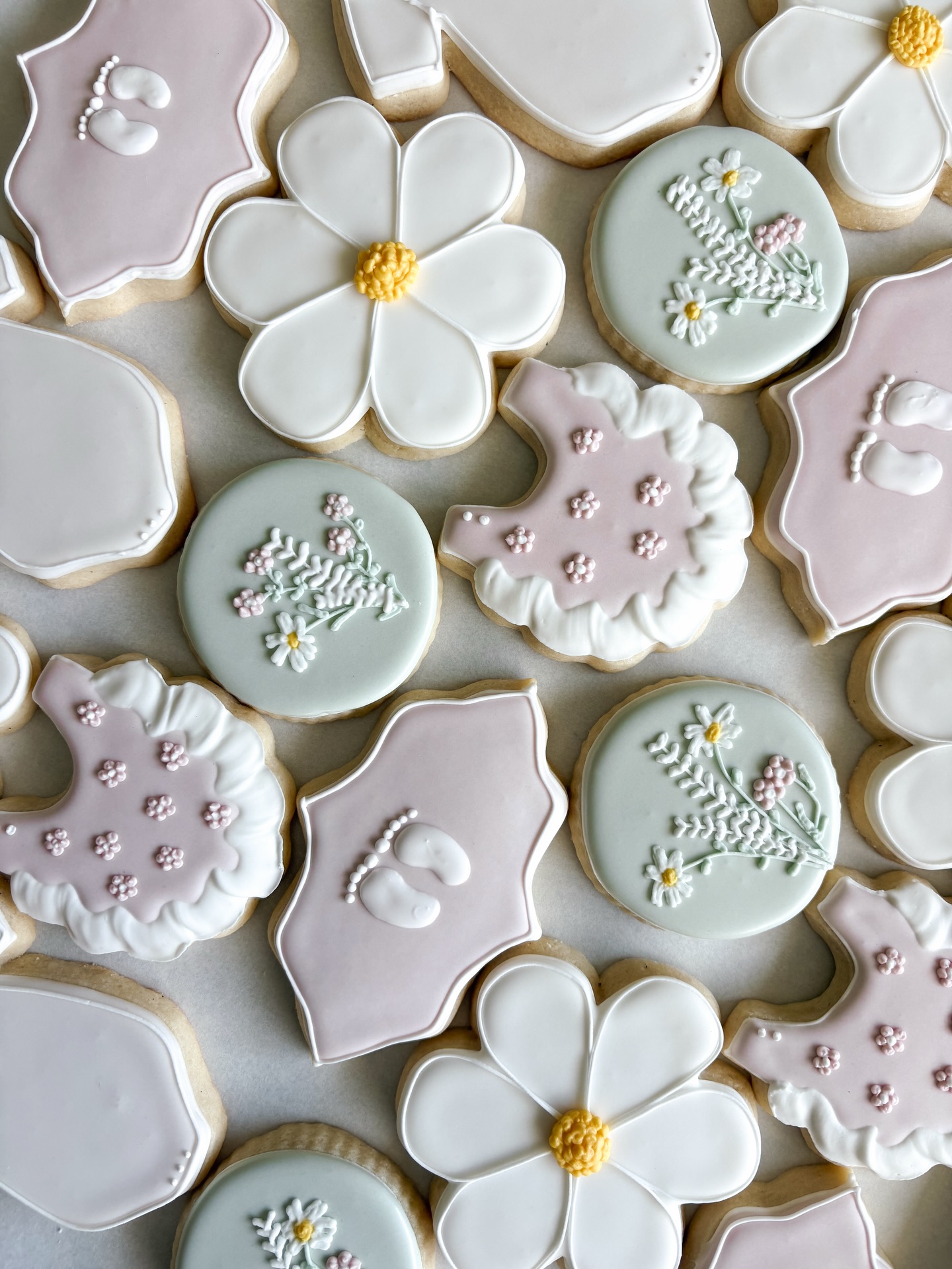 ‘it’s the season 🍼🤰