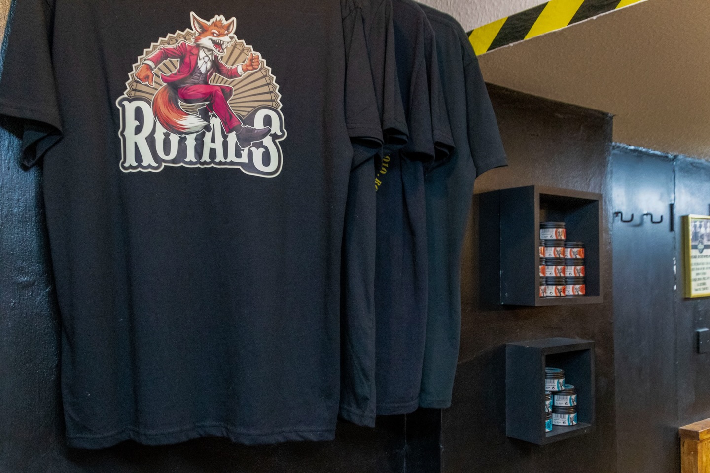 Those little glimmers of sunshine can only mean one thing . . . we’re edging closer to t-shirt weather and we couldn’t be happier about it!
Longer days, brighter skies, and the perfect excuse to ditch the layers and keep it simple.
If you’re feeling the same, our t-shirts are available to purchase in the barbershop, so you can grab one while you’re in for your next trim.
#royalsbarbershop #barbershoproyals #tshirtweather