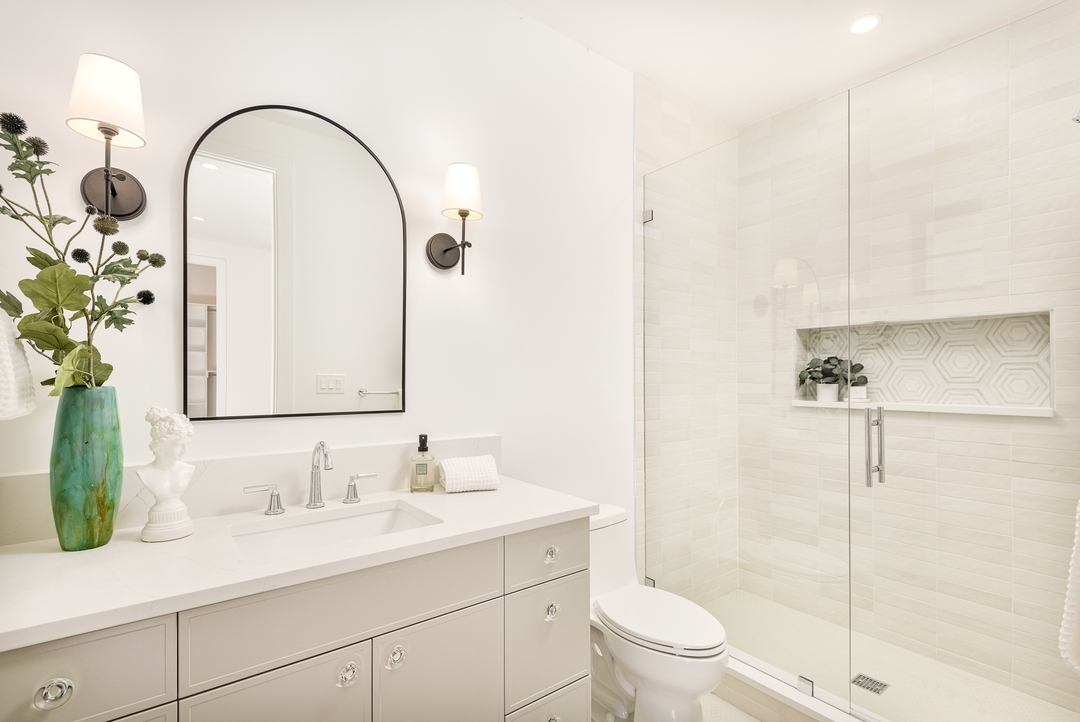 💫🛁 Brightening Up the Everyday! 🛁💫
Say hello to this cheerful secondary bathroom that radiates joy! 🌼✨ With a fresh color palette and abundant natural light, this space is all about creating a refreshing and uplifting atmosphere. From the stylish fixtures to the carefully selected accessories, every detail has been thoughtfully curated to enhance your daily routine.
At Everyday Lovely, we believe that every bathroom should feel like a mini retreat. Here’s to embracing brightness and beauty in every corner of your home! 🌟
Interior Design: @everydaylovelydesign
Project: Yale
Builder: @smithandmeade
Photographer: @natepolta
Stager: @staged5280
#EverydayLovely #BrightBathroom #HomeDesign #BathroomInspo #FreshAndInviting #LivingBeautifully