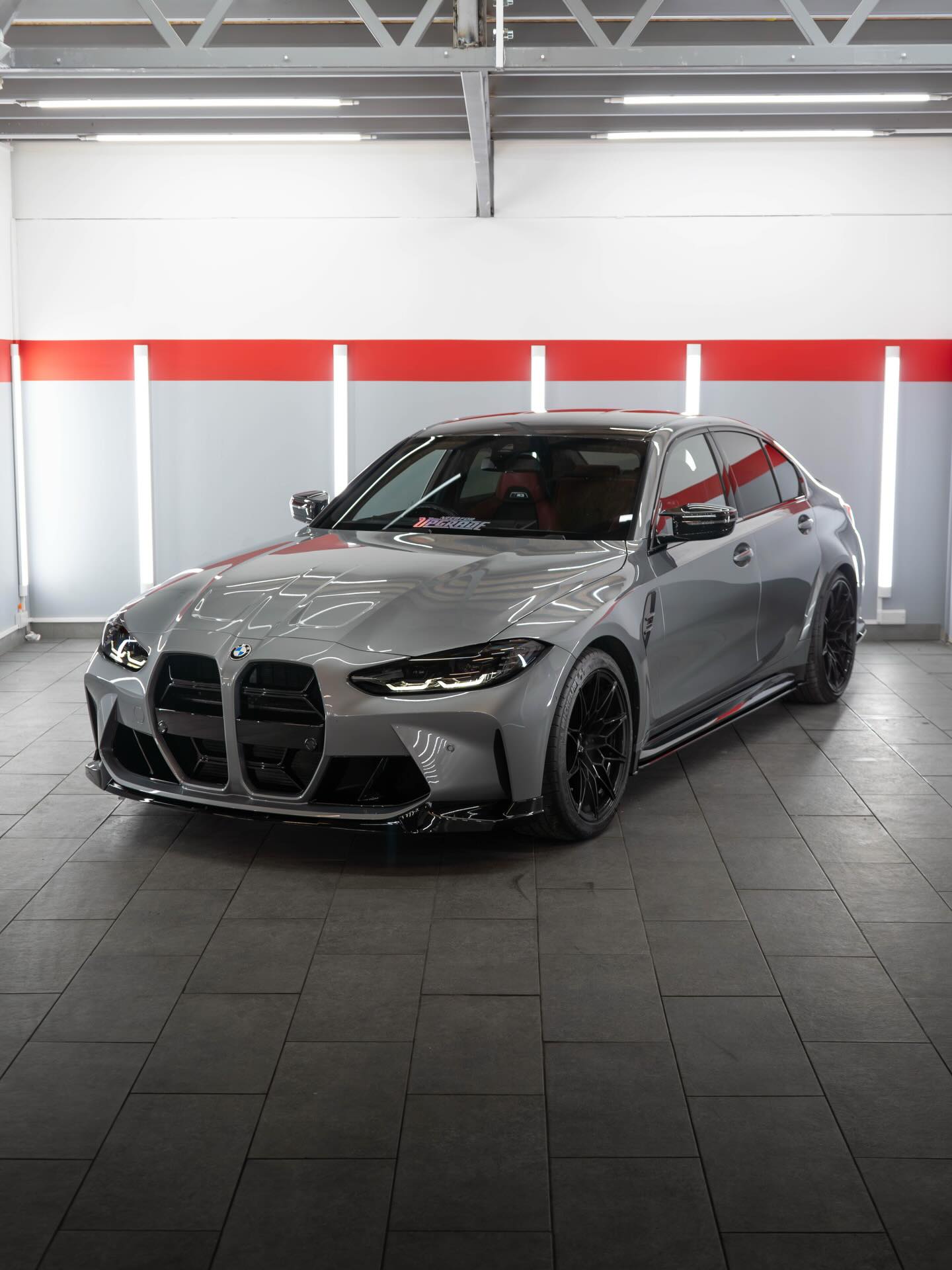 Gloss black package hits different on this BMW M3 ๐ฎโ๐จ
Front end kit matched with @maxtondesign_official aero kit๐ฅ
.
.
.
.
#g80 #maxtonized #m3 #bmwm #needforupgrade