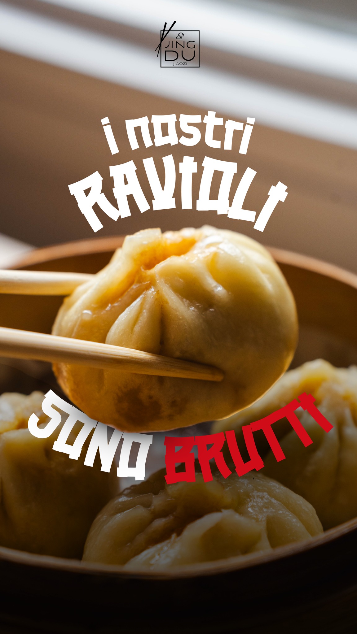 L’imperfezione è simbolo di artigianalità ed unicità.
Ecco perché non puoi perderti i nostri ravioli fatti a mano 🥟
Ti aspettiamo da Ravioleria Jing Du in via Silvio D’Amico 41, Roma
#raviolicinesiroma #sanpaoloroma #cineseroma #raviolicinesi #ravioleria