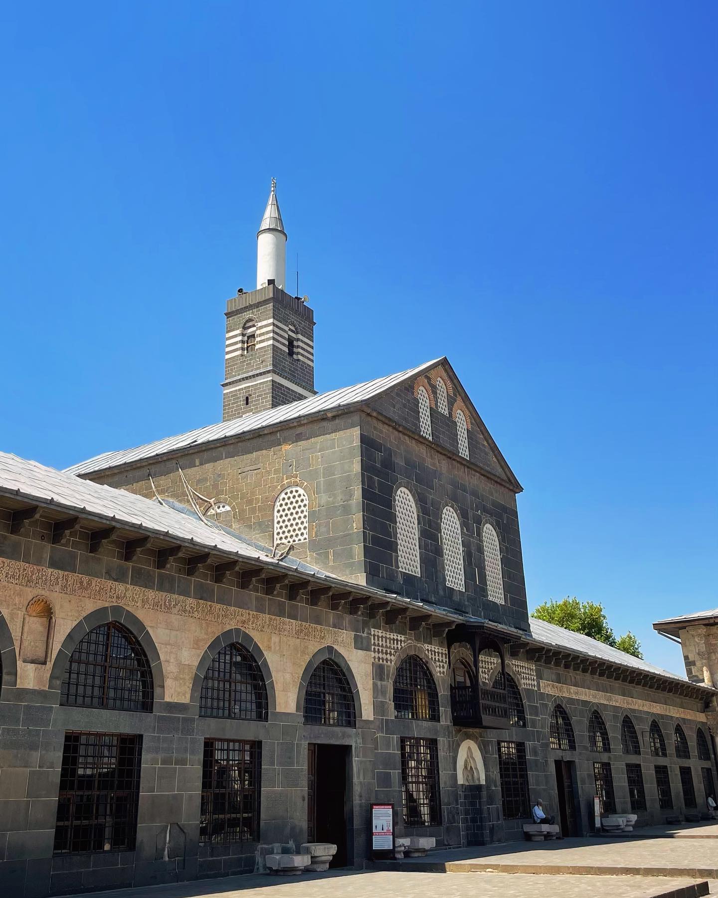 Diyarbakır, una ciudad que hospedó a 33 #civilizaciones a lo largo de la #historia
#turquia #mesopotamia #diyarbakir #diyarbakırulucamii
