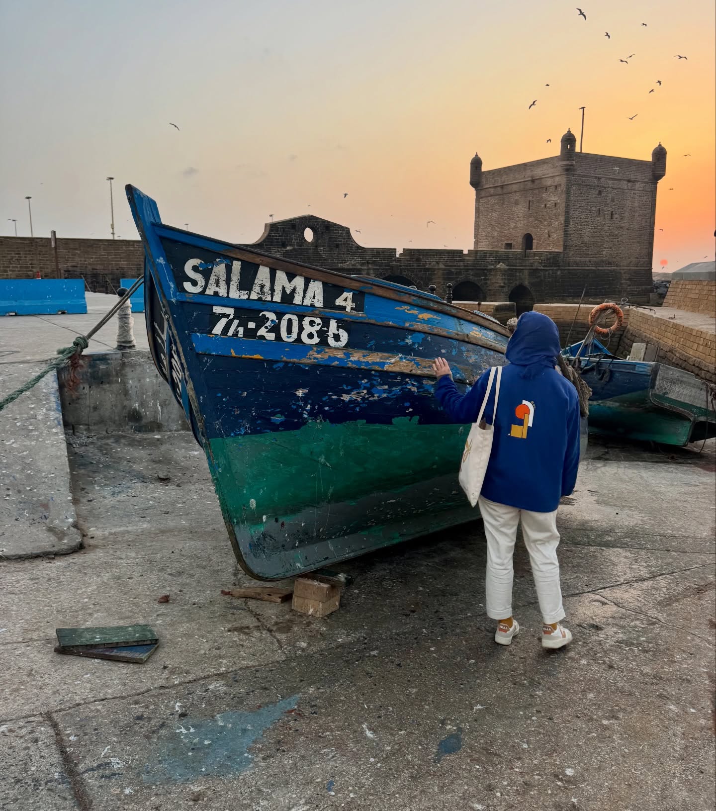 •Petite veste en voyage à Essaouira•
#vestedetravail #customisation #art