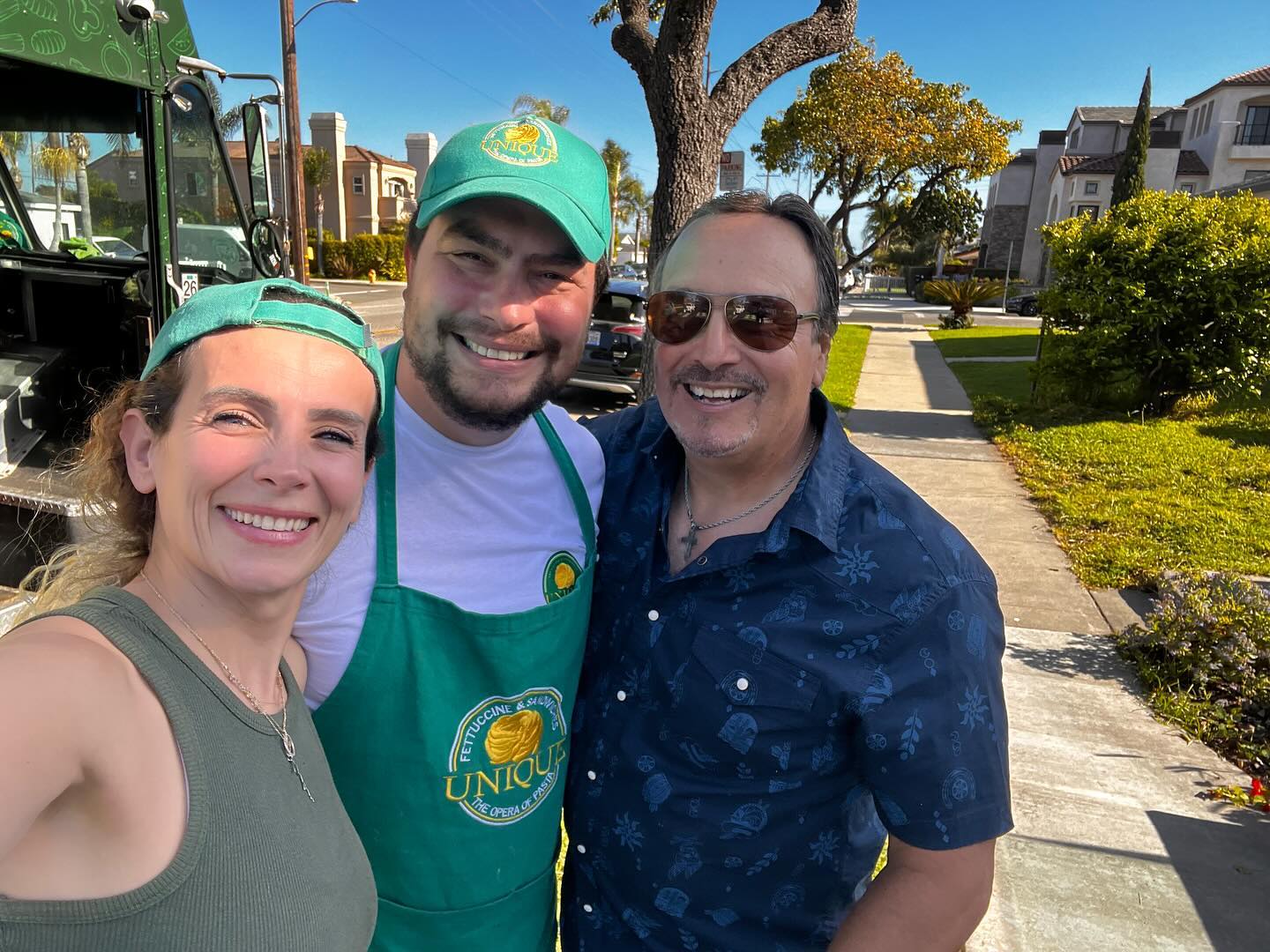 Dear Mike chose us for the party he was planning. So we prepared our best meals for his guests. First, we served toast and balsamic olive oil with kalamata olives as a snack, then we served parmesan fries with truffle oil. Then we served buffalo wings. and finally we completed our meal service with handmade fresh fettuccine with bolognese sauce. The guests’ gratitude and happiness when leaving dear Mike’s house was priceless... We thank dear Mike again for choosing us. We wish him and his family happiness in their future lives. #theoperaofpasta #thebestchefonwheels #catering #unique #fettuccine in #parmesanwheel