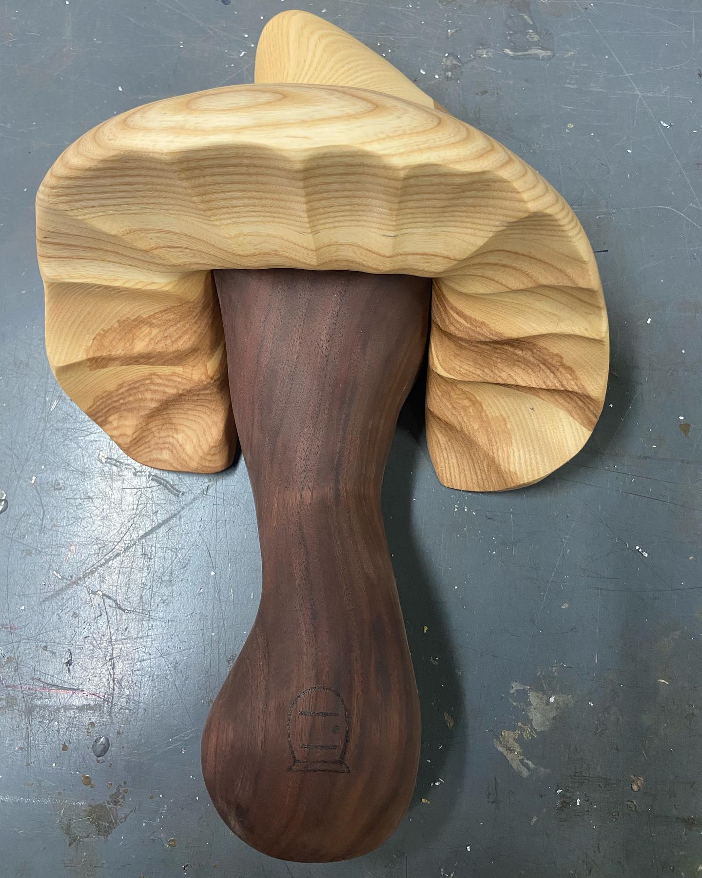 These things just pop up anywhere! Submission for 2023’s Beecoming Home exhibit with @the_bee_collective.
.
.
.
.
.
.
.
.
#art #sculpture #design #powercarving #arbortech #columbus #ohio #columbusohio #sculpture #onlyincbus #arbortechie #psyart