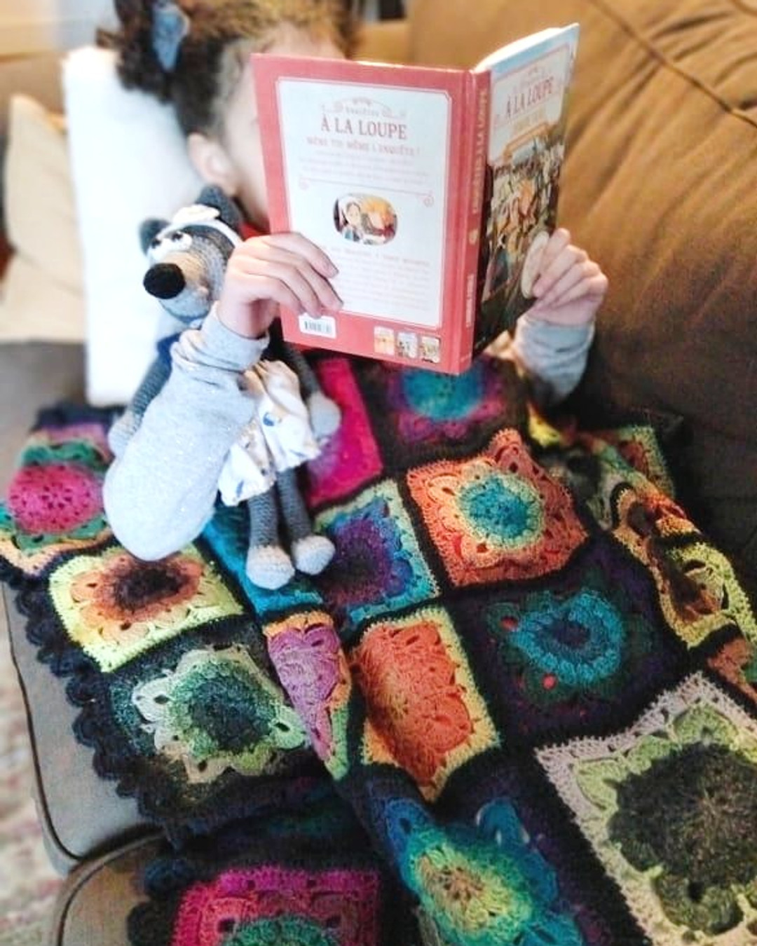 Un plaid coloré, des histoires à raconter et des câlins infinis. ✨ Découvrez mon nouvel article sur les plaids faits main pour enfants — douceur, couleurs et idées déco.
#DécoEnfant #PlaidColoré #FaitMain #Cocooning #InspirationEnfant