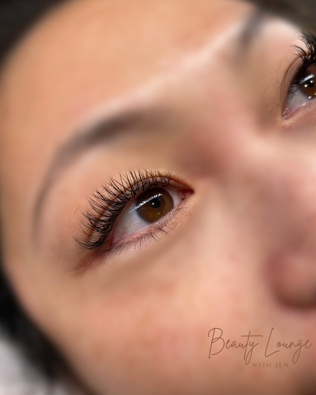 It’s been a while… but I couldn’t resist posting these gorgeous eyes 💕
It’s been busy and there have been a few changes happening behind the scenes, but I’m still here creating beautiful glow ups!
Starting with these holiday-ready classic lashes ✨
Book now (link in profile)
#lashextensions #beauty #bexleyheath #classiclashes #kent