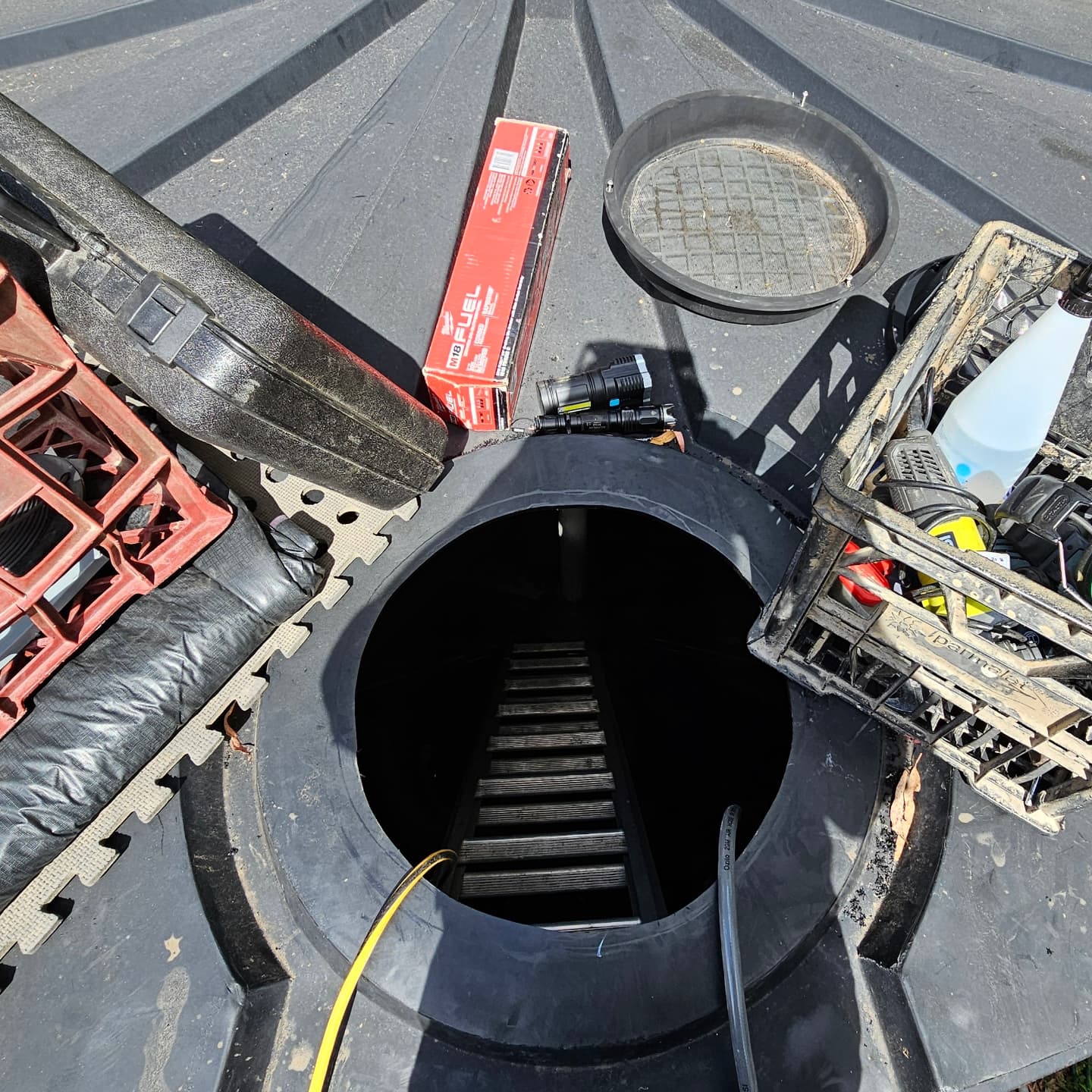 Inside Job - Poly rainwater tank welded from the interior.
Was all pumped out, dry and ladders ready to go when I arrived. Top customer!
.
.
.
.
#gladstoneregion #welder #plasticwelding #polywelding #sunswelding #rainwatertank #polyethylene #repair