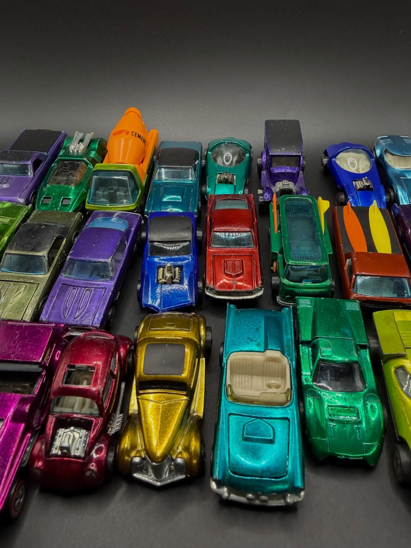 🚨 March Madness Auction Event! 🚨 Over 50 cars being listed. Half on 3/12 at 9pm ET and the rest on 3/13 at 9pm ET. Auction post every two minutes and I offer combined shipping. eBay Storefront link in bio!
#hotwheels #hotwheelscollector #hotwheelsaddict #hotwheelscollections #hotwheelsredlines
