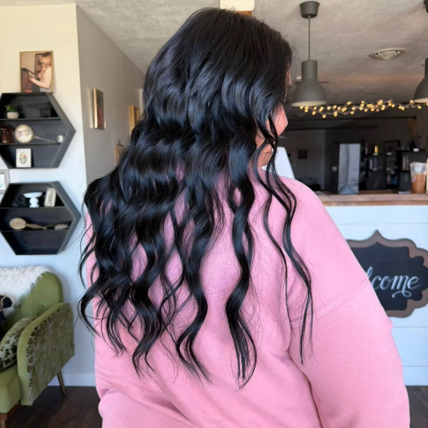 3, 2, 1... instant length 🫰
2 row extension package + k tips to give this lady her length back in minutes
+ low effort maintenance
+ perfect blend
+ all the smiles ♡
Done by Hannah, one of our most experienced extension specialists
@hannyscissorhands
If you need this in your life- comment below or check out our website for more information!