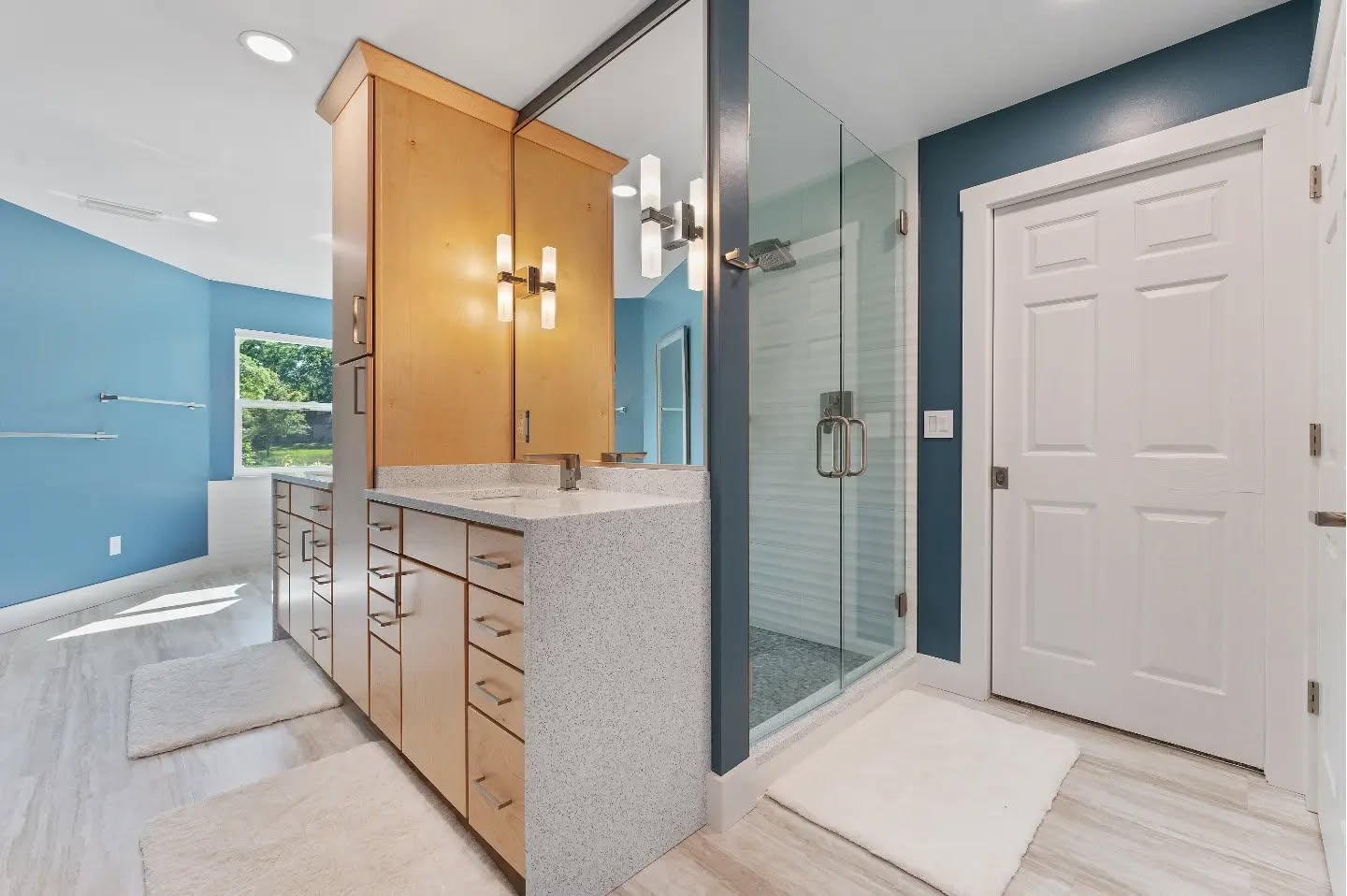 It's not often that we go into a project to put up walls these days. However, this primary suite was originally designed to be fully wheelchair accessible, leaving lots of empty floor space up for grabs!
📸 @riptide.media
#bathroomdesign #bathroomremodel #bathroomrenovation #bathroom #maniscalcostone