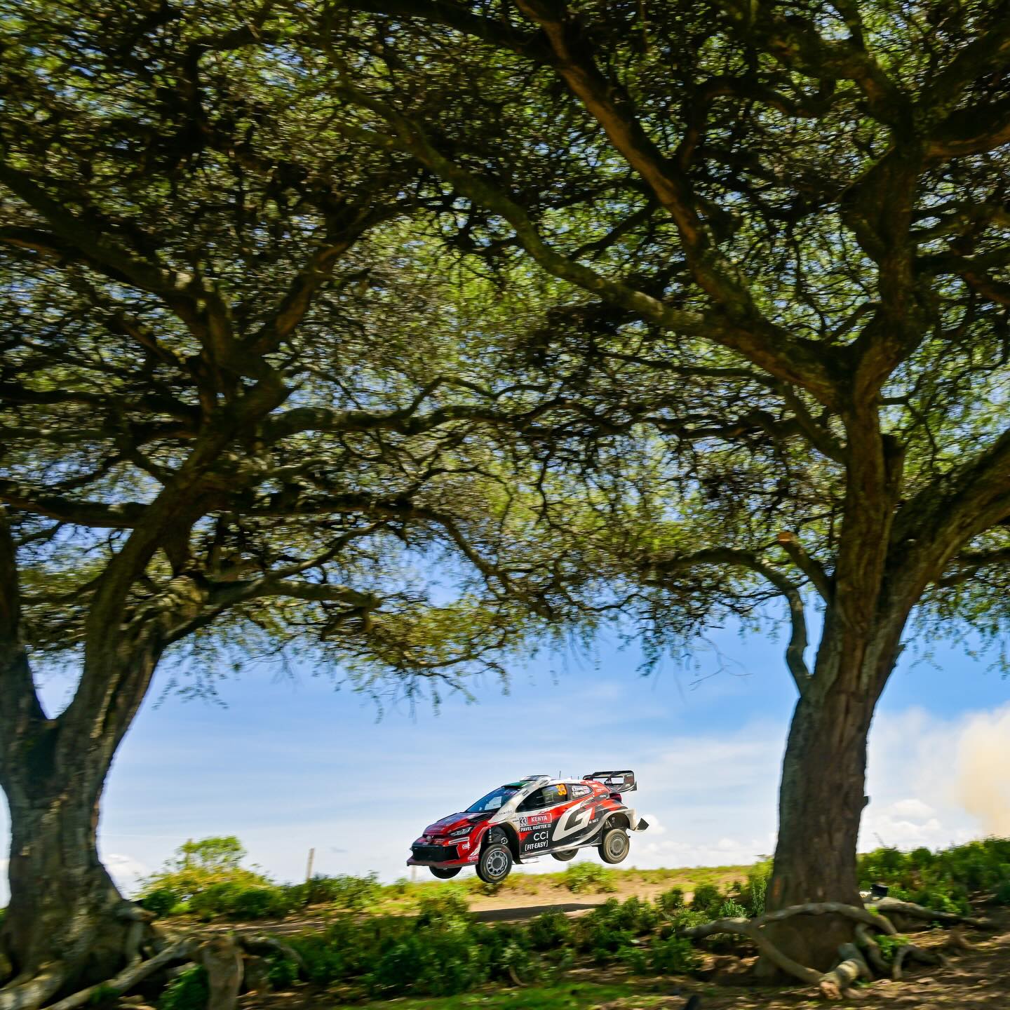 Friday survived ✅ Saturday next 🦁
We got through the day without too many dramas. A few niggles here and there — a bent rim on Kedong and then it wasn’t a great final stage.
Not overly happy with the day, but there’s a long and tough way to go and we’re still in touch.
We’ll give our best tomorrow, it’s normally a tough Saturday loop of stages in Safari, and we’ll be ready for the challenge 💪🏼
#EE33 #SafariRallyKenya #ToyotaGAZOORacing