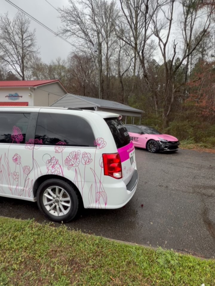 Partnered with @flowersonbroadstreet to brand all three of their vans with custom vinyl logos 🌸🚐
Fleet branding is one of the best ways to advertise your business every time you hit the road.
#vinylwrap #pittsboronc #customdecals #businessadvertising #flowers