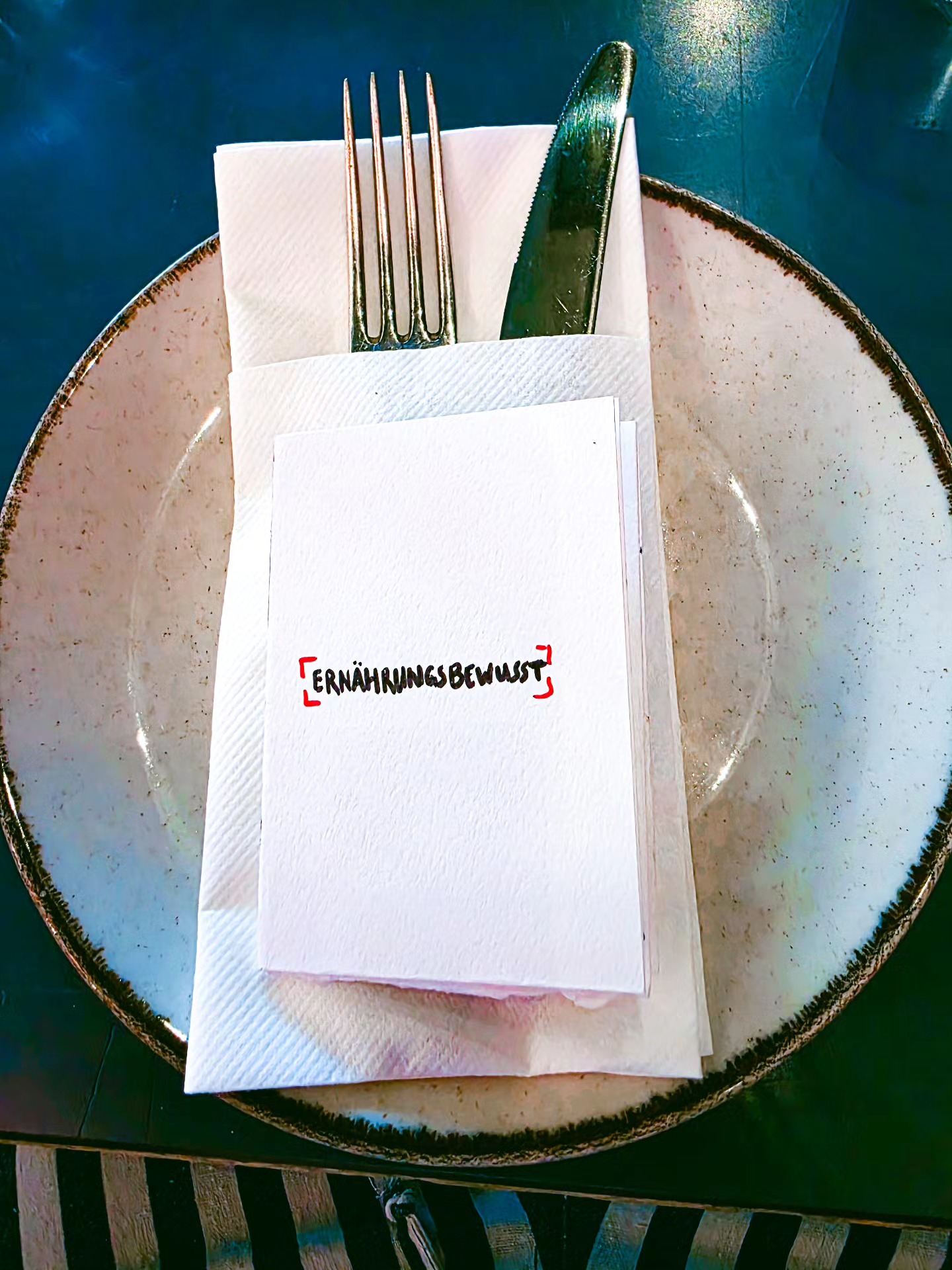 ERNÄHRUNSBEWUSST
Voll auf der Höhe der Zeit. Mjammi!
#zine #zinemaking #foodlover #healtyfood
@zineundzweck