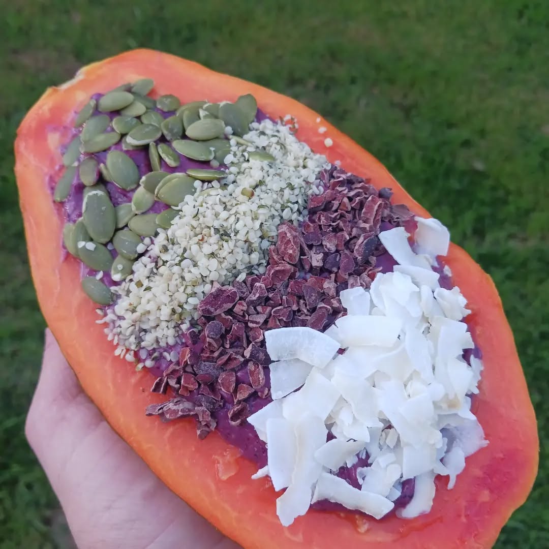 Absolutely love summer time!
I enjoy spending lots of time in nature and eating delicious tropical fruits.
Fruits are nature's candy, they are packed full of vitamins, minerals, enzymes, hydrating, polyphenols and antioxidants.
Enjoying a papaya boat with mixed Berry nice cream. Topped with coconut, Cacao nibs, Pumpkin seeds and Hemp Seeds. 😋
#summertime #smoothiebowls #smoothies
#antioxidants #polyphenols