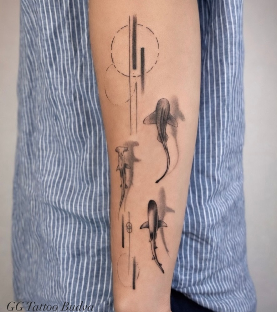 Fine Line Tattoo in Budva Old Town – GG Tattoo Budva
📞 +382 67 866 480
Professional tattoo studio in Budva, Montenegro.
Specializing in fine line and minimal tattoo designs.
📍 Budva Old Town
#ggtattoobudva #montenegrotattoo #budvatattoo #tattoobudva #finelinetattoo