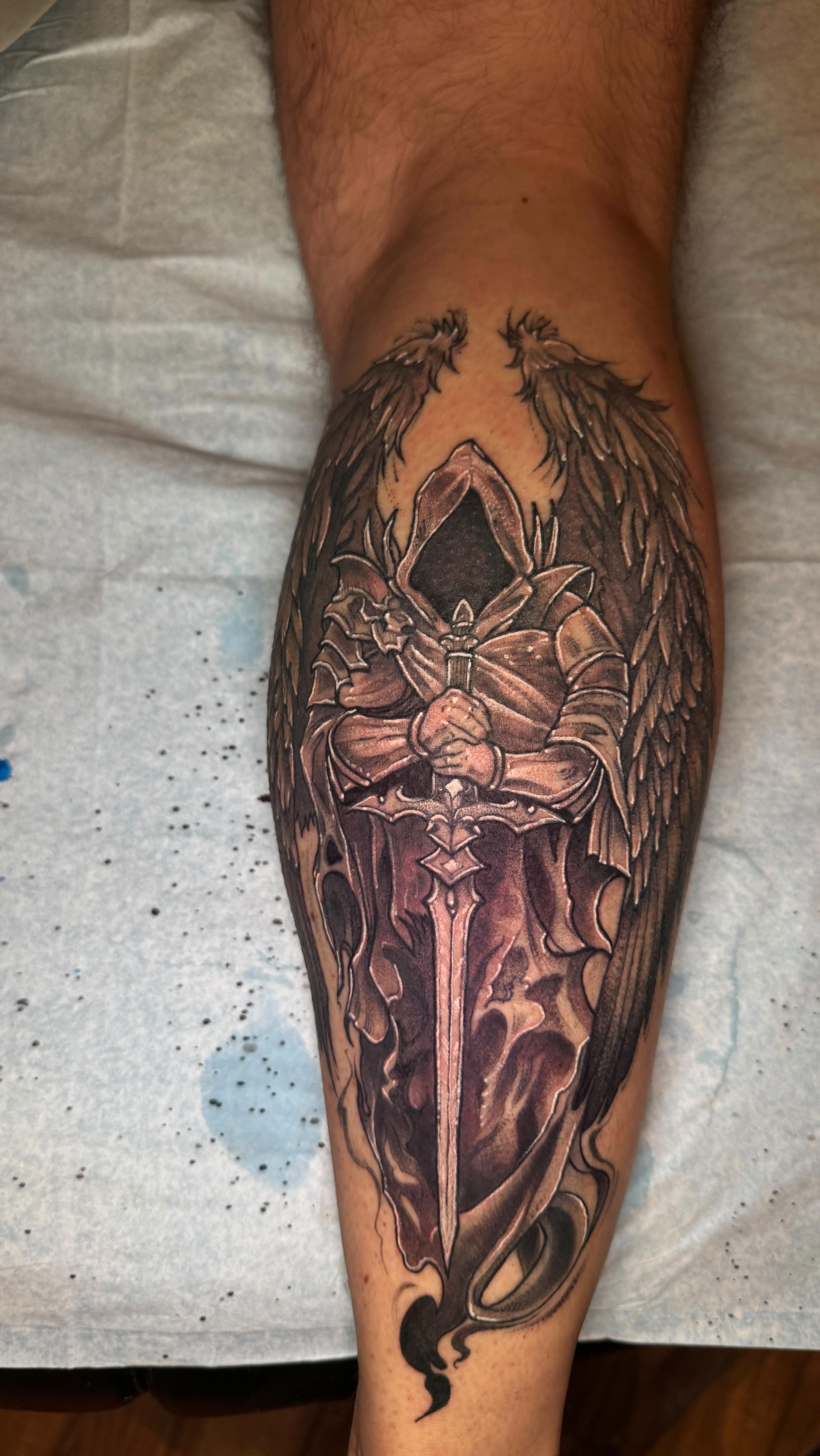 A hint of darkness.
#coloradotattooartist #coloradotattoo #denvertattooartist #denvertattoo #denverartist