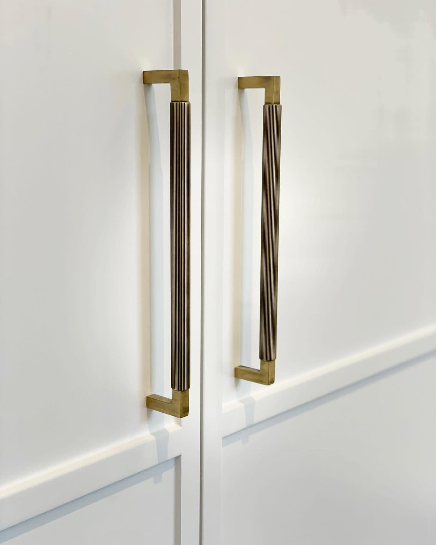 Bespoke fitted wardrobe, with architectural finished to match this homes heritage! Why, because consistency & thorough design can’t be bought in a shop! I’ll share more photos in stores.
Handles from @motherofpearltrading
Contact us @thecabinetmakingco for your Custom cabinetry quote today.
#sydneyluxuryhomes #sydneyhomes #sydneyinteriors #sydneyinteriordesign #sydneyfurniture #sydneyrenovation #homereno #bedroomremodel #wardrobedesign #wardrobegoals #wardrobeessentials #whitecabinets #whitewardrobe #paddington #surryhills #darlinghurst #doublebaysydney #redfern #instahomedecor #scandihome #whitewalls #whitehome #bedroommakeover #ekbbhome #myhousebeautiful #howwedwell #centennialpark #australianhomes #cabinetmaker #cabinetmaker