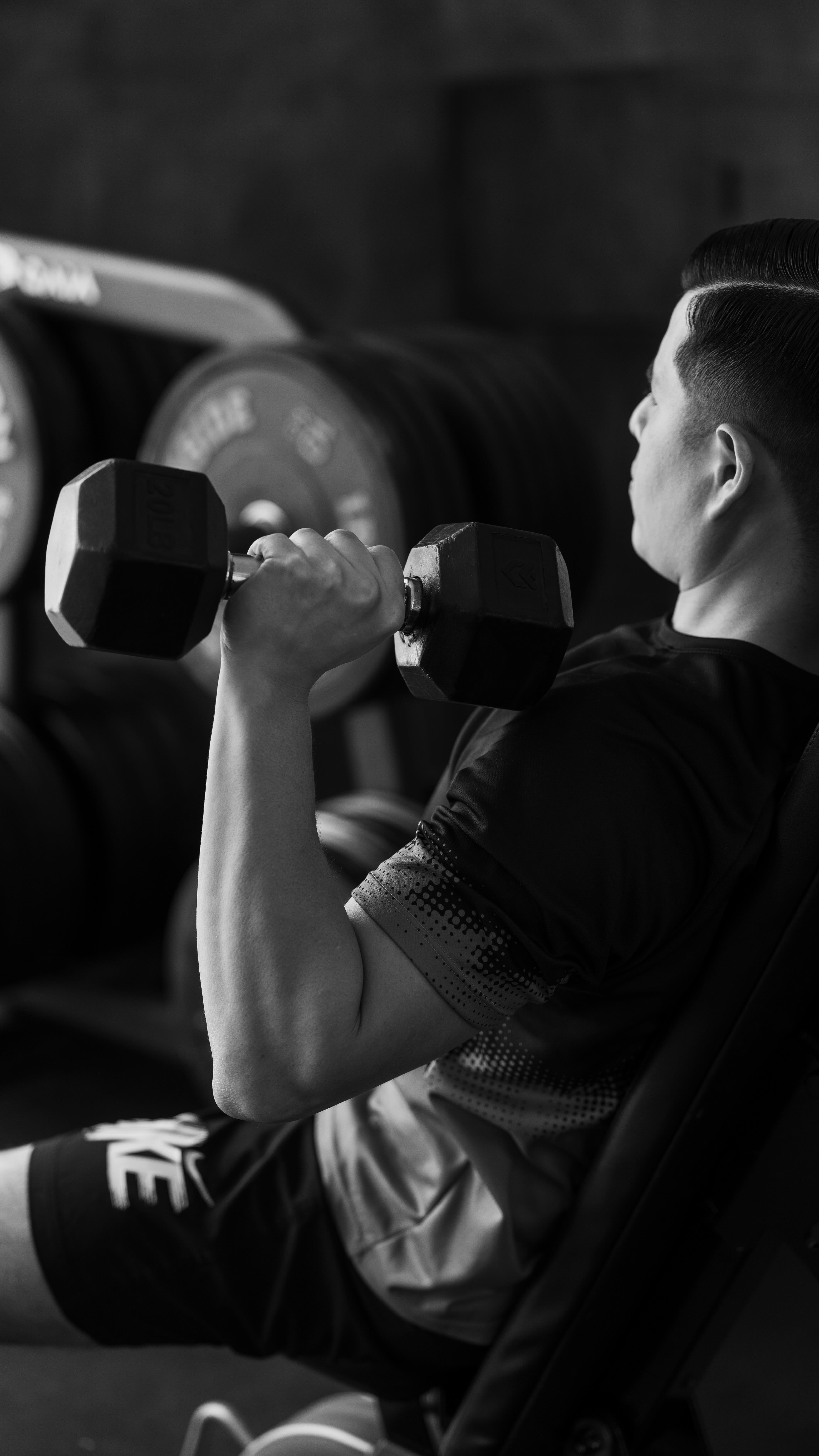 Cada persona tiene su propia razón para entrenar.
Algunos buscan sentirse mejor, otros liberar la mente, ganar fuerza o simplemente regalarse un momento para sí mismos. Lo importante no es que todos tengan la misma motivación, sino encontrar la que realmente te mueve a seguir regresando. 💪