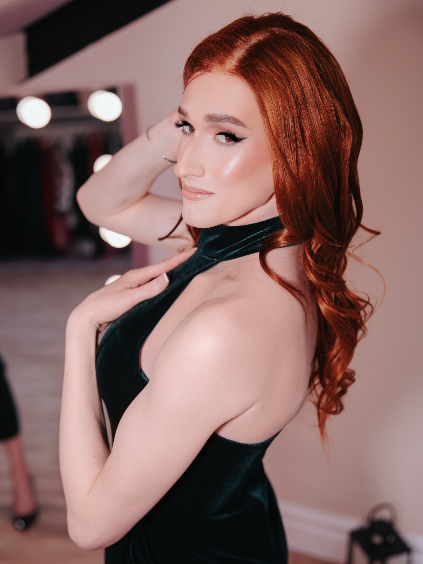 Had an absolute ball meeting the stunning Hazel this week! Secretly, I loved using this hair for the first time on her too🧡🧡
Meeting new clients is wonderful but comes with so many variables that I can often get quite apprehensive before hand. So, I totally understand how those new clients feel..I try and take any of my own nerves and triple them.
Traveling to a new space and meeting a new person can be nerve wracking enough without the addition of trying an entirely new experience that comes with its own whole set of anxieties. It’s completely natural to have nerves before visiting a makeover studio ❤️❤️
I have a lot of “newbies” booked in over the next few weeks and if any of you lovely people read this post please feel free whenever you like to get in touch if there’s anything I can do prior to the appointment to help ❤️